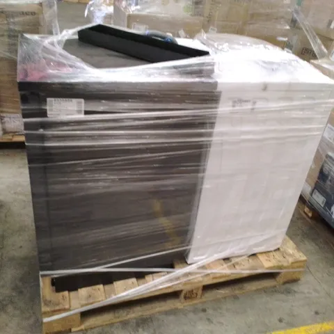 HISENSE FREESTANDING STANDARD DISHWASHER AND RUSSELL HOBBS FREESTANDING WASHING MACHINE - UNPROCESSED RAW RETURNS