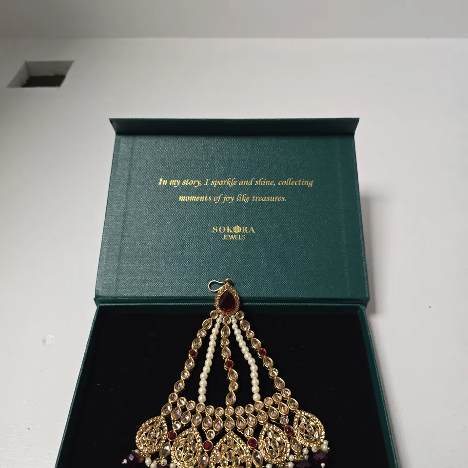 SOKORA JEWELS GOLD-TONE PENDANT NECKLACE WITH RED GEM & PEARL DROPS – BOXED