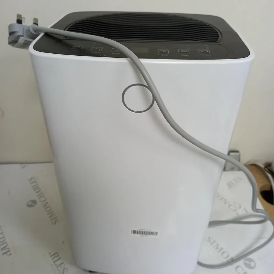 OUTLET 12L DEHUMIDIFIER WITH 2L WATER TANK AND TIMER