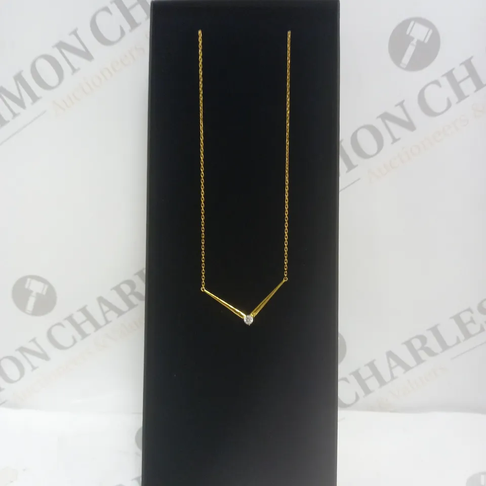 CHLOE POLO STONE PENDANT CHAIN LINK NECKLACE 