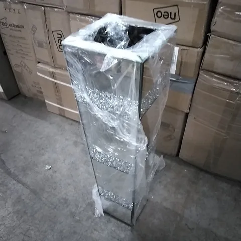 BOXED GLASS FLOOR VASE