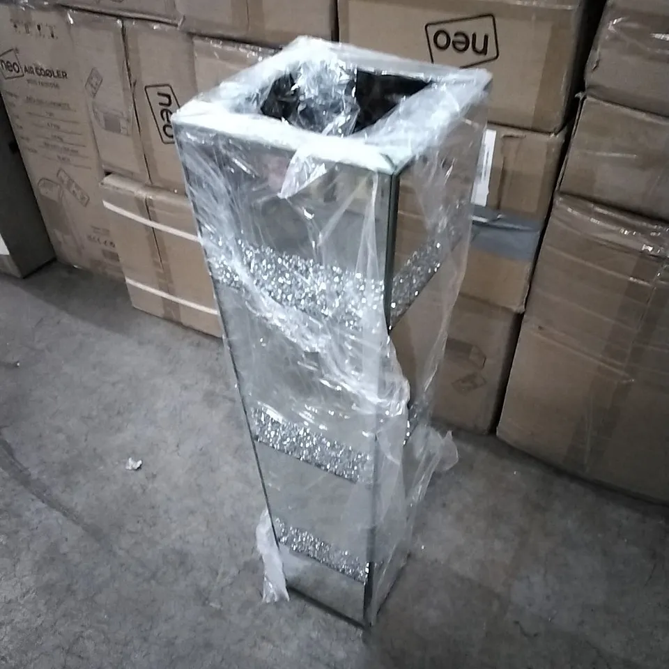 BOXED GLASS FLOOR VASE