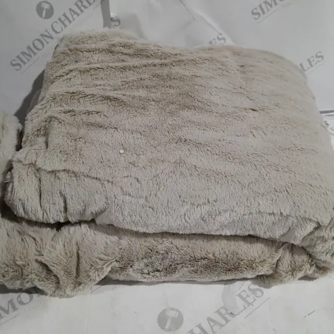 COZEE HOME VELVETSOFT HEATED THROW IN STONE