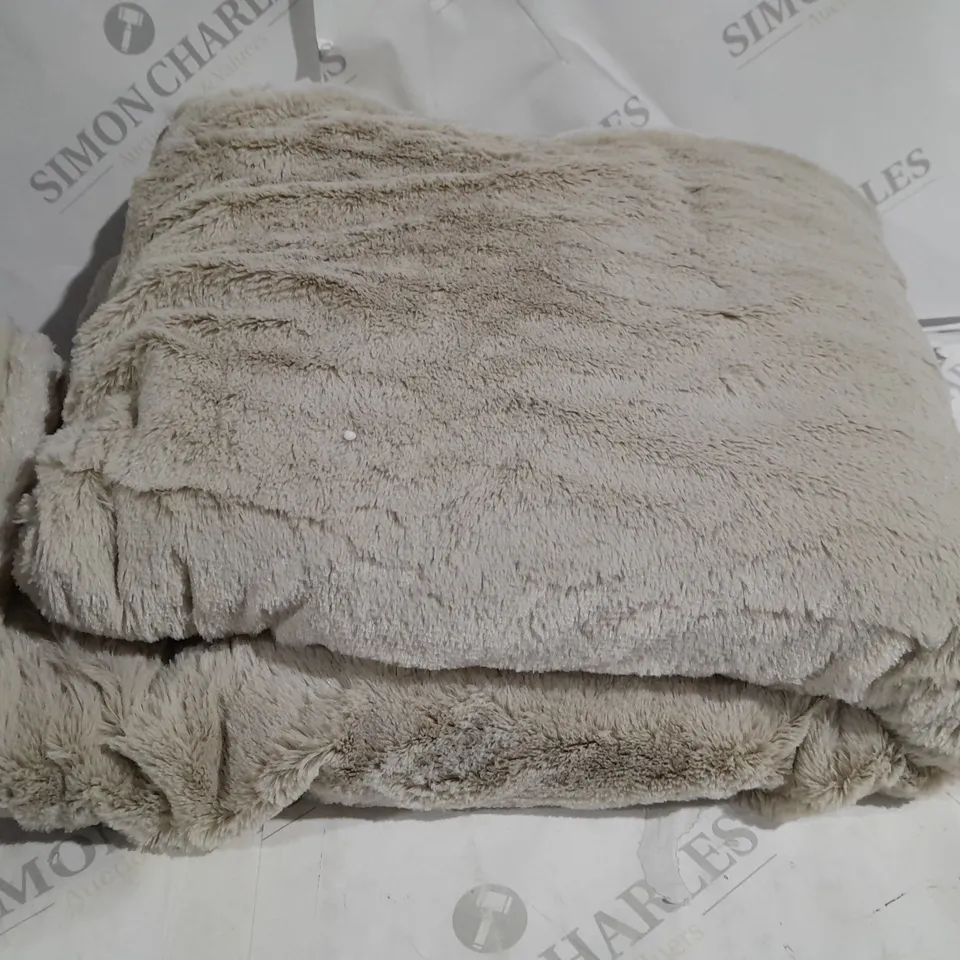 COZEE HOME VELVETSOFT HEATED THROW IN STONE 