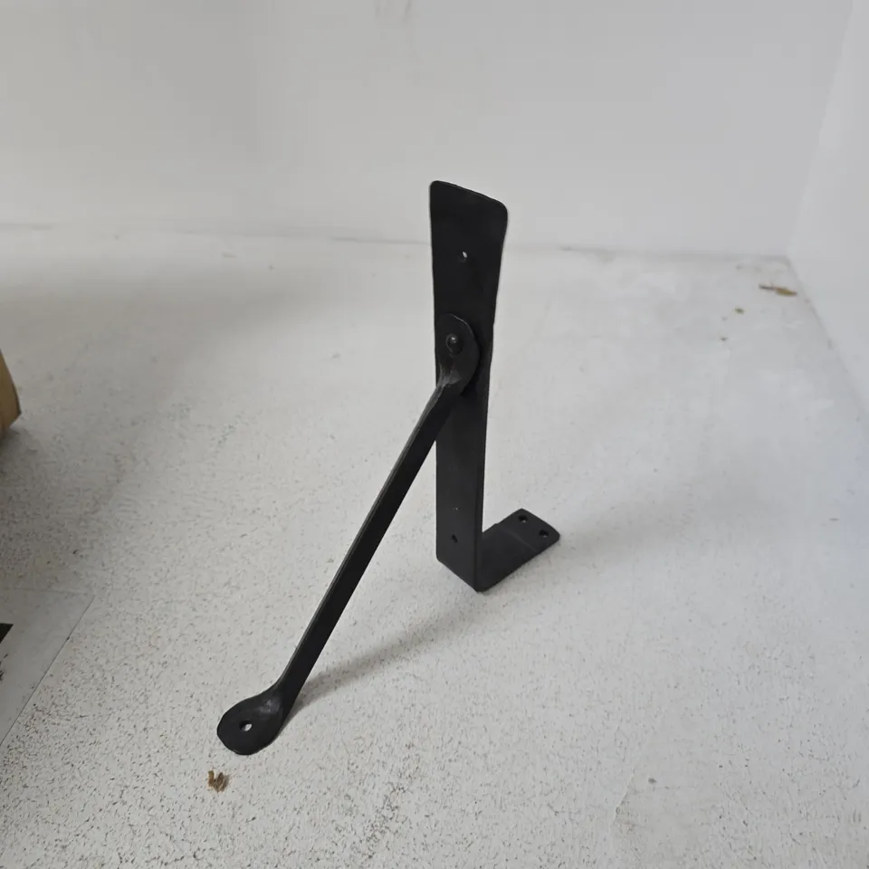 BOX OF APPROXIMATELY 20 BLACK SHELF BRACKETS 