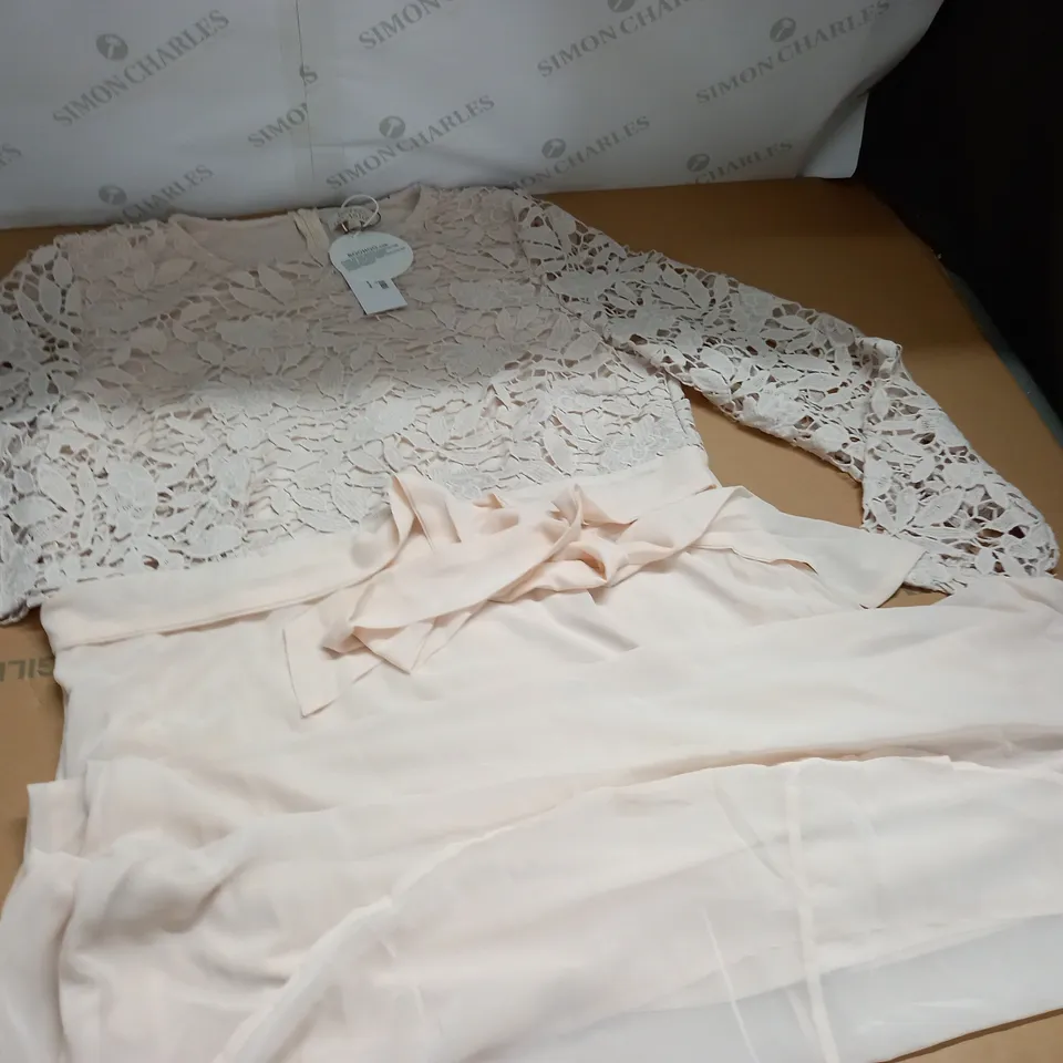 BOOHOO OCCASION PLUS LACE CONTRAST MIDI DRESS IN CREAM - 24