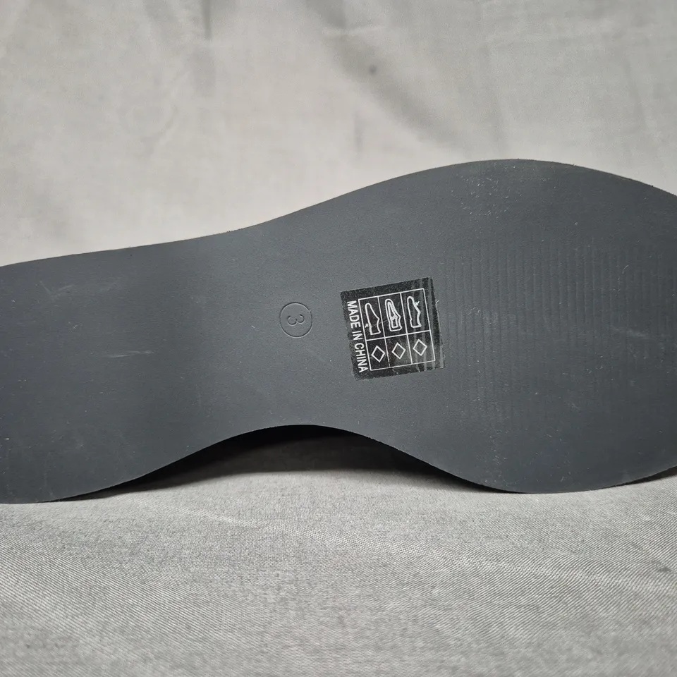 BOXED PAIR OF KOI MORENO BLACK PLATFORM MARY JANES UK SIZE 3