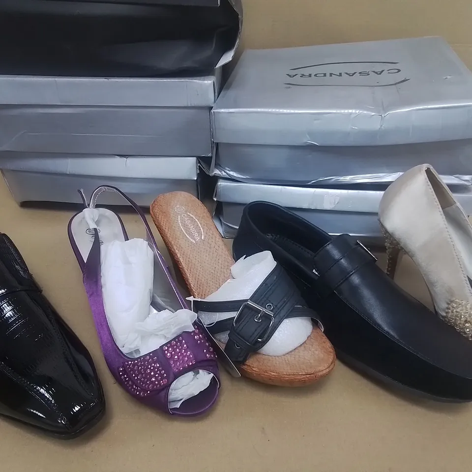 LOT OF 10 ASSORTED PAIRS OF SHOES TO INCLUDE MONTI ALBANI AND CASANDRA - VARIOUS SIZES