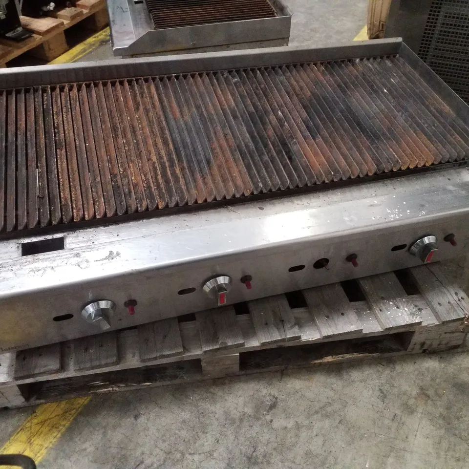 INFURNUS 4 BURNER GAS CHAR-BROILER/GRILL