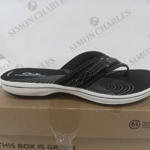 CLARKS BRINKLEY SEA SANDAL - SIZE 7
