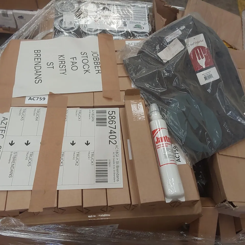 PALLET CONTAINING A VERY LARGE QUANTITY OF ASSORTED BRAND NEW CATERING ITEMS INCLUDING: JANTEX WATER FILTER CARTRIDGES, STERNO GREEN ETHANOL GEL CHAFING FUEL, CATERING CLOTHING, STEELITE DISHES ECT