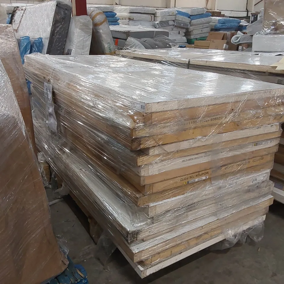 PALLET OF APPROXIMATELY 17 UNCHECKED HIGH STREET INTERNAL HOUSE DOORS MIXED LOT OF FIRE DOORS AND NON FIRE DOORS