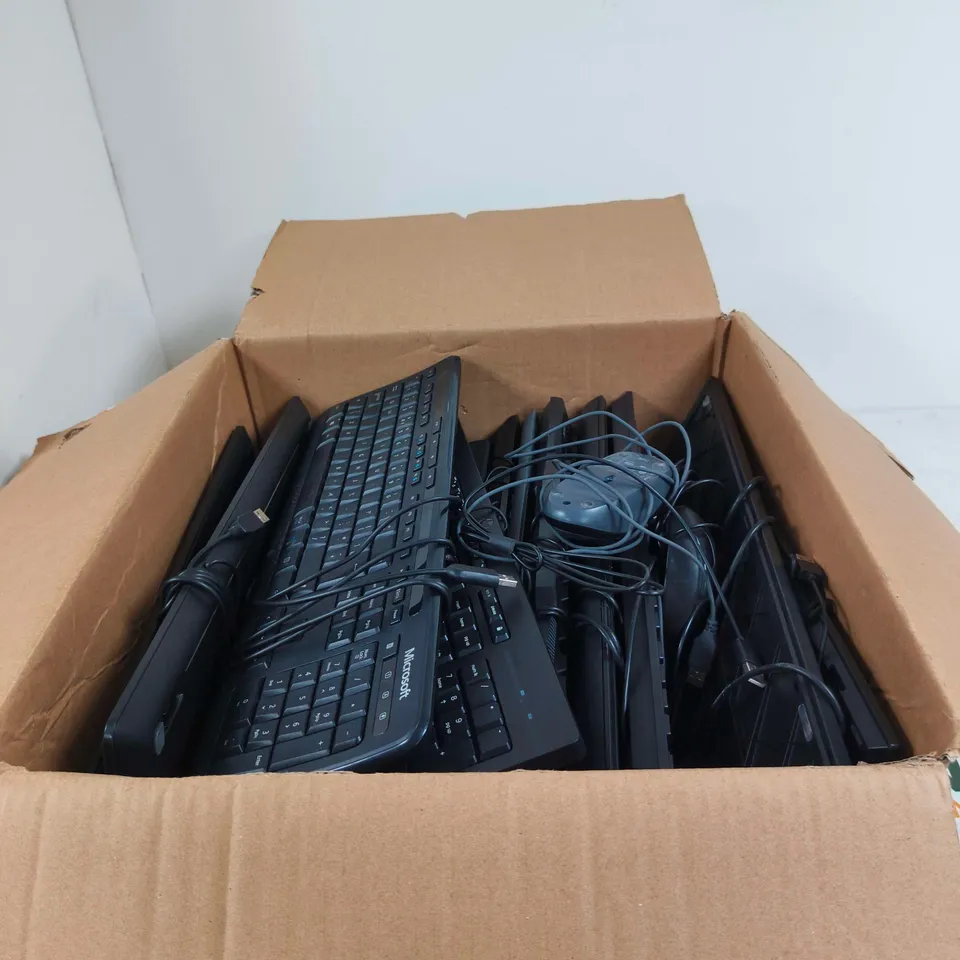 BOX OF APPROXIMATELY 30 ASSORTED KEYBOARDS/MICE TO INCLUDE LOGITECH, MICROSOFT, HEWLETT PACKARD ETC