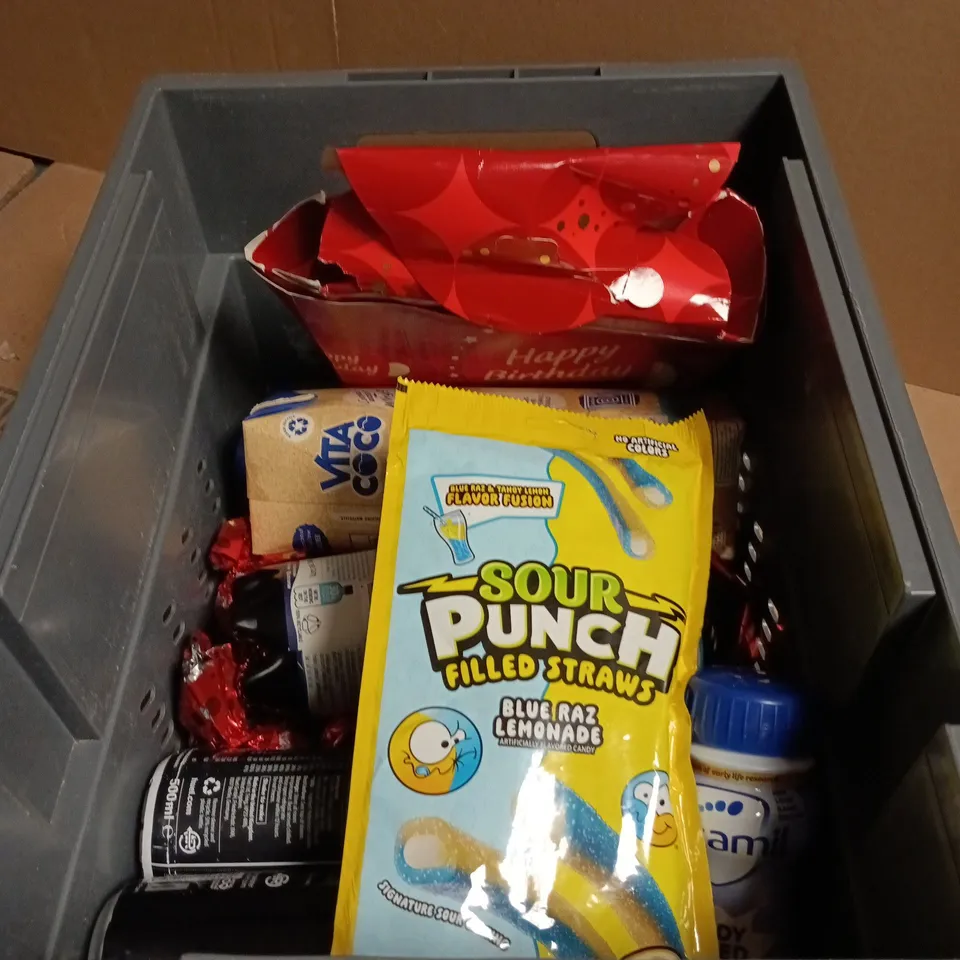 APPROXIMATELY 7 ASSORTED FOOD & DRINK ITEMS INCLUDING THE GUTSY CAPTAIN KOMBUCHA AND SOUR PUNCH FILLED STRAWS 