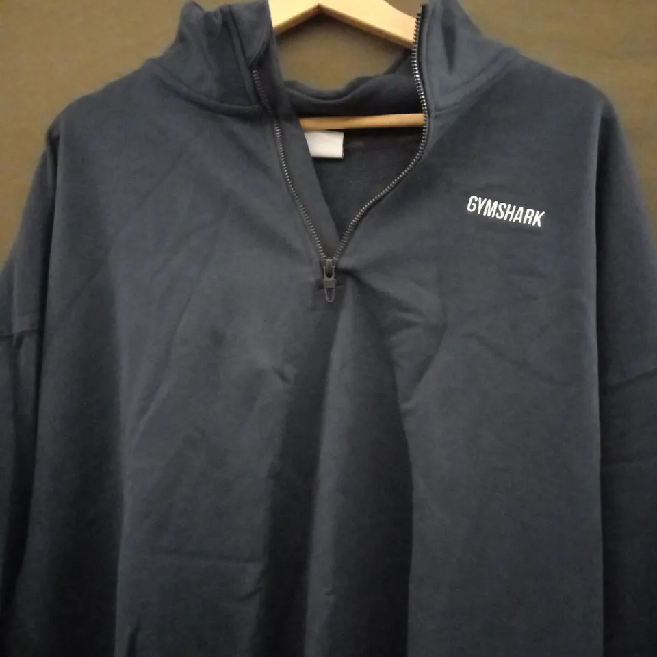 GYMSHARK REST DAY 1/4 ZIP JACKET IN NAVY - MEDIUM
