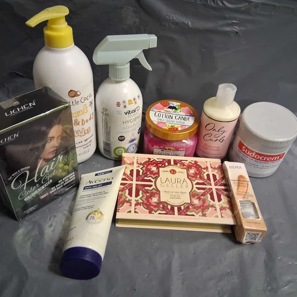 APPROXIMATELY 20 ASSORTED HEALTH AND BEAUTY PRODUCTS TO INCLUDE; THE ORDINARY, MANCAVE, TREE HUT AND LICHEN