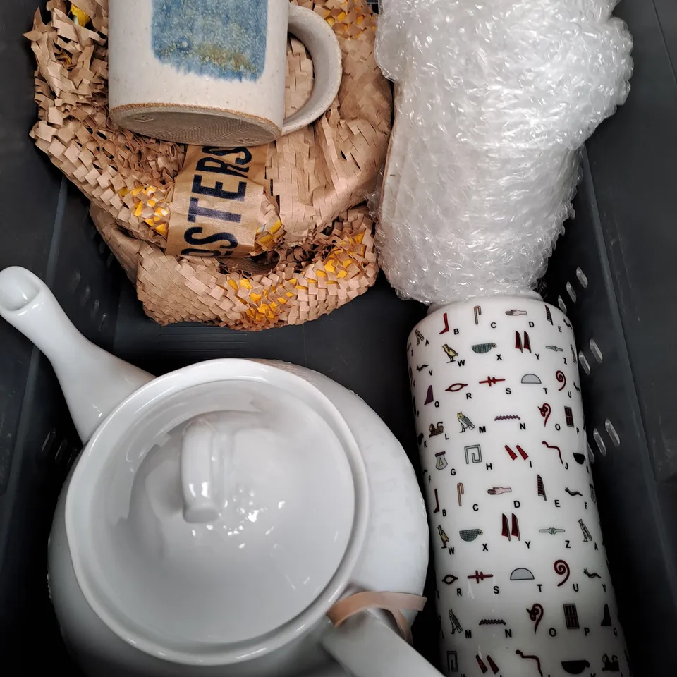 APPROXIMATELY 10 ASSORTED CERAMIC PRODUCTS - COLLECTION ONLY