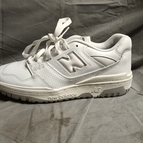 NEW BALANCE 550 TRAINERS IN WHITE - UK 6.5