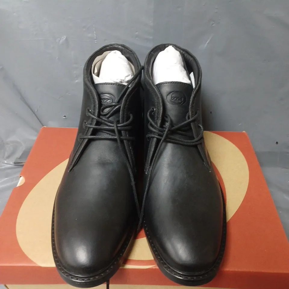 BOXED PAIR OF BASE LONDON BARTLETT PULL UP SHOES - UK SIZE 9
