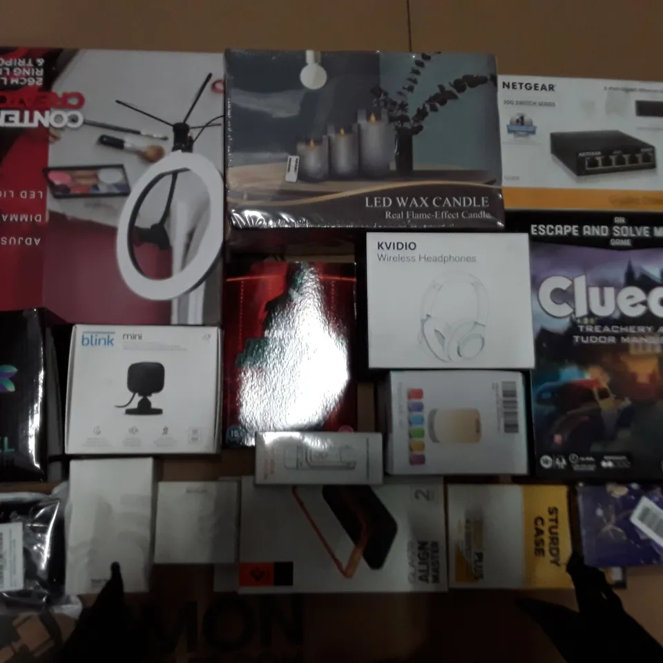 LARGE QUANTITY OF ASSORTED ITEMS TO INCLUDE NETGEAR 300 SWITCH SERIES, LED WAX CANDLES AND  CONTENT CREATOR KIT 