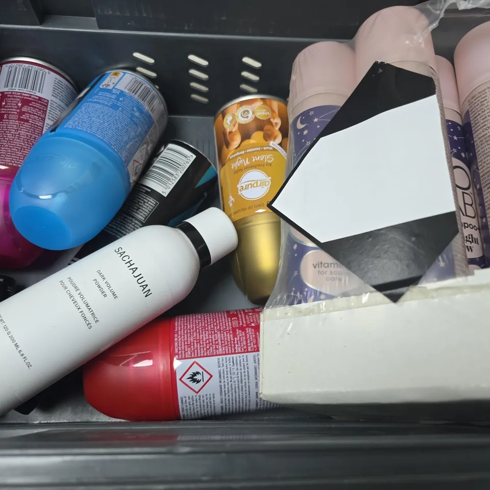 APPROXIMATELY 15 ASSORTED AEROSOLS TO INCLUDE NIVEA , E45 AND RIGHT GUARD