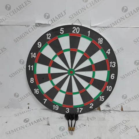 XQ MAX DARTBOARD WITH 2 SET OF DARTS