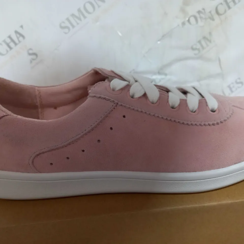 BOXED PAIR OF DUNE LONDON TRAINERS PINK SIZE 6