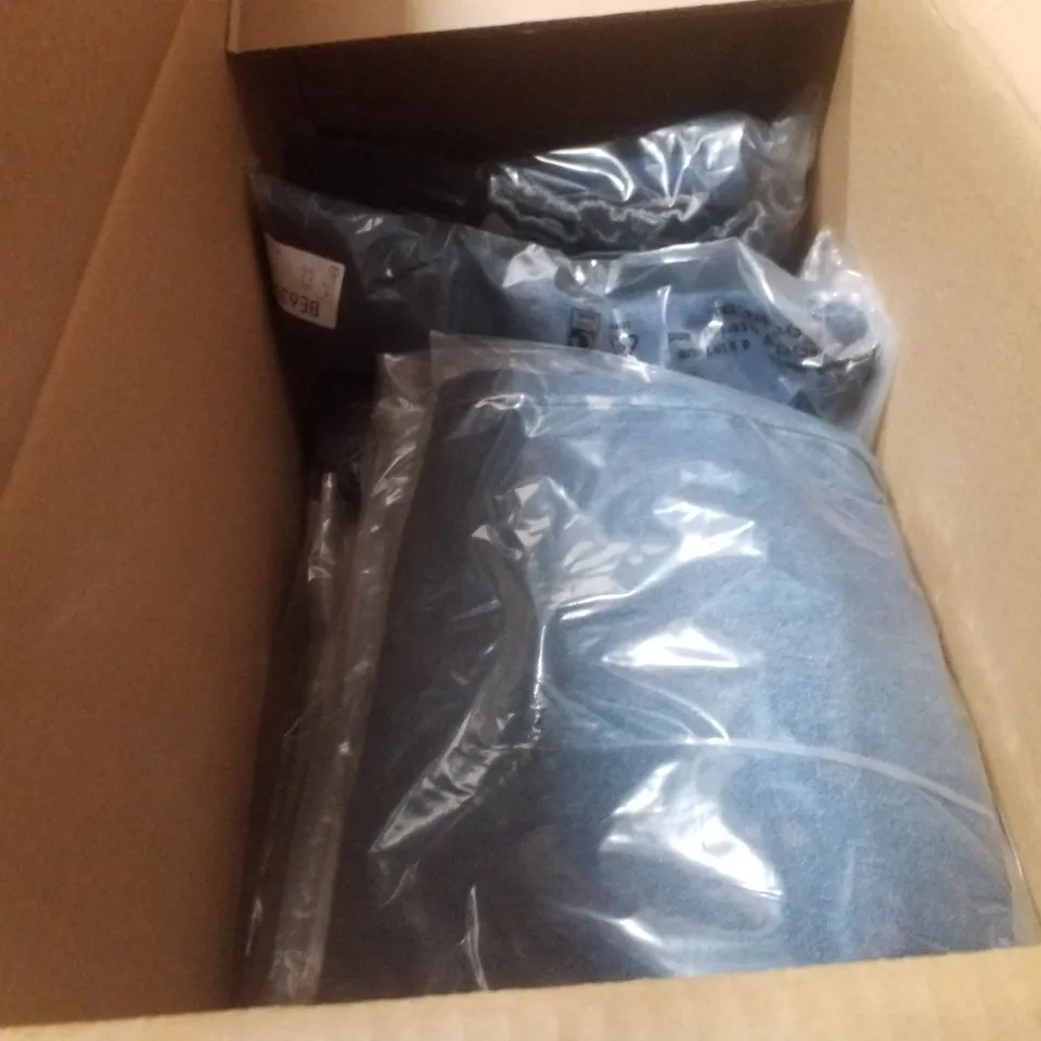 BOX CONTAINING APPROXIMATELY 8 BRAND NEW SIMPLY BE MID BLUE PLEAT DETAIL WIDE LEG JEANS - SIZE 10S