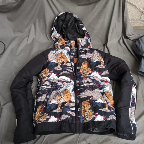 PROTEST TECHNICAL BOARDWEAR TIGER PRINT PUFFER JACKET – SIZE UK 8 (EU 36)