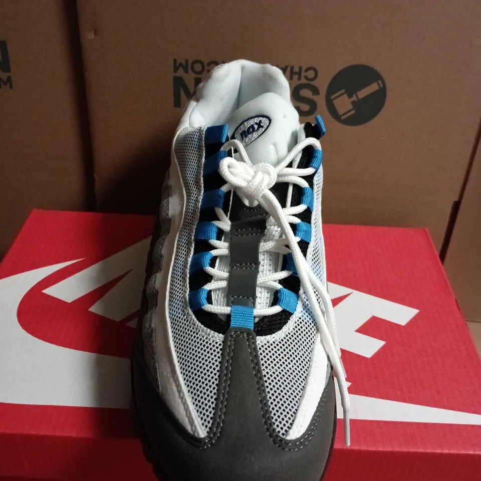 BOXED PAIR OF NIKE AIR MAX 95 TT TRAINERS – MEN'S UK 9