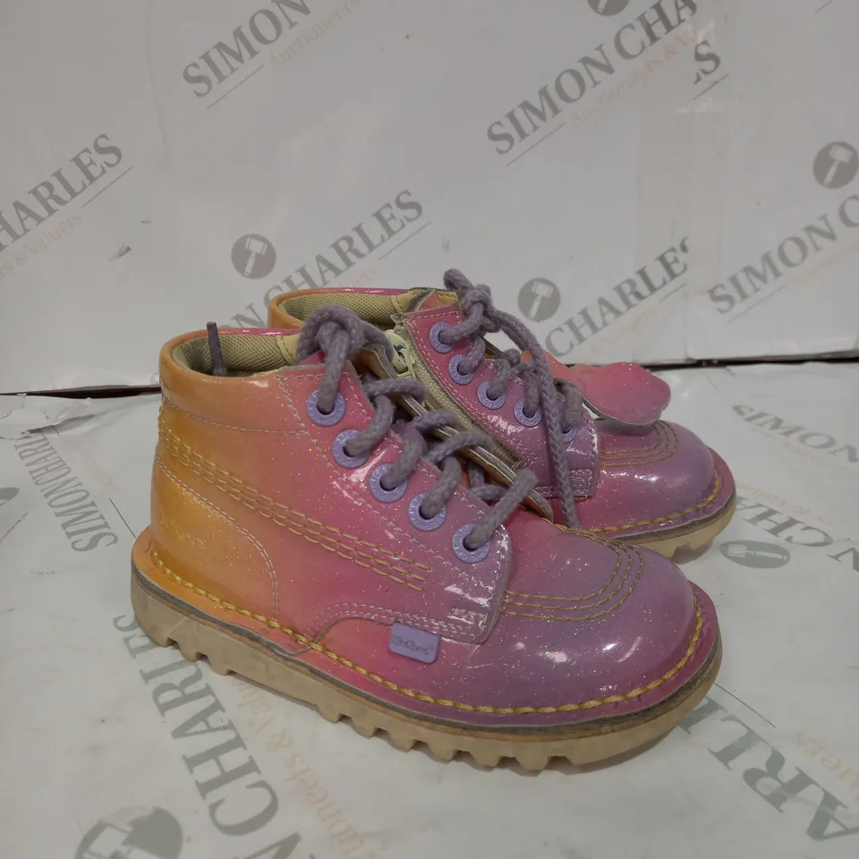KICKERS WARM LINED LACE UP BOOTS - SIZE 10 KIDS