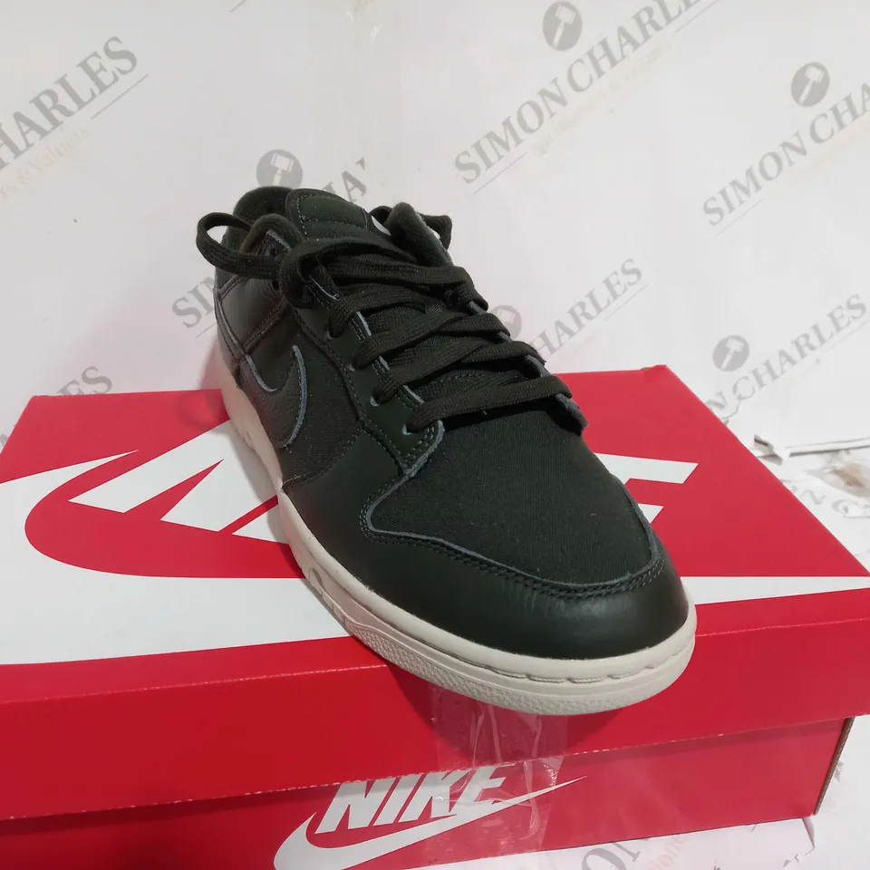 BOXED NIKE DUNK LOW RETRO  GREEN SHOES - UK SIZE 8