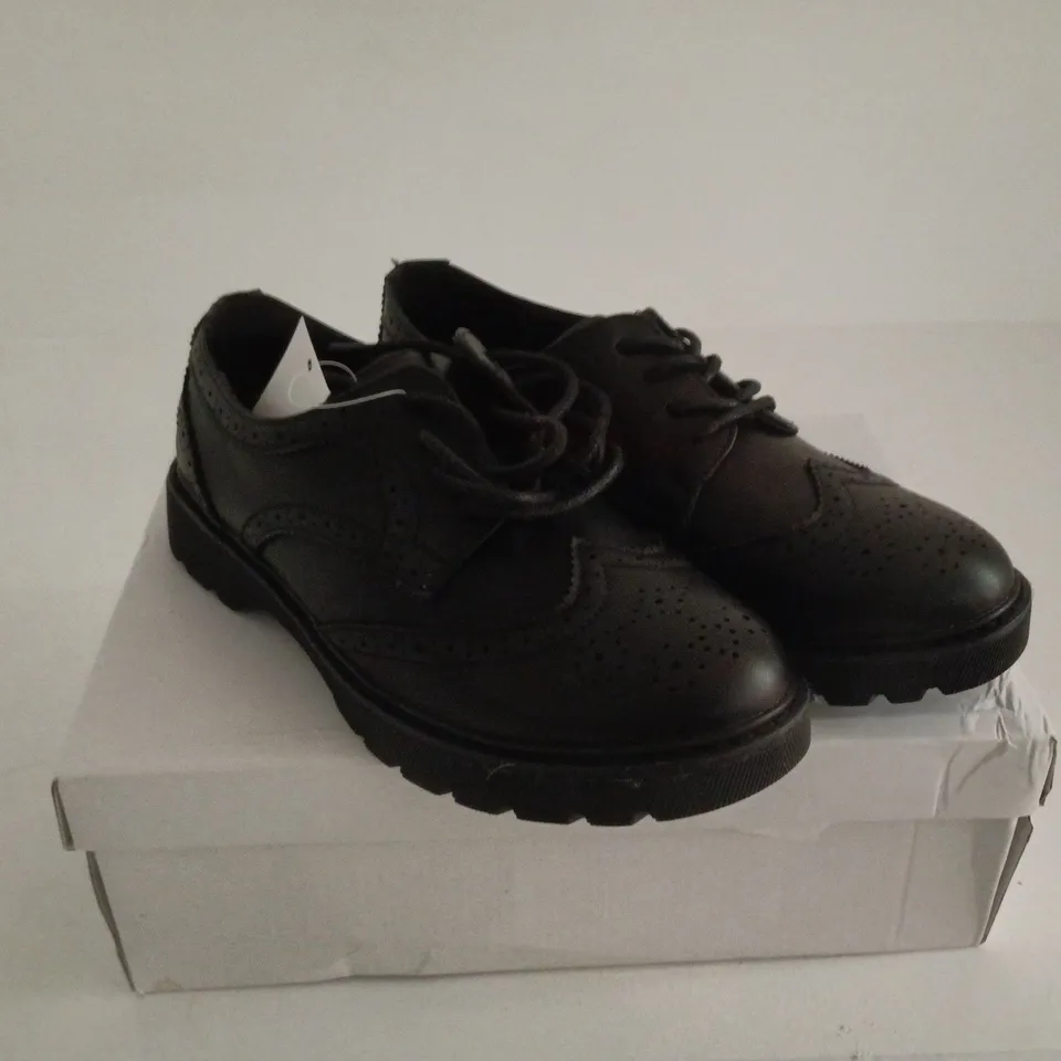 SHOES BY EMMA ETON BLACK PUMPS UK 4 BOXED
