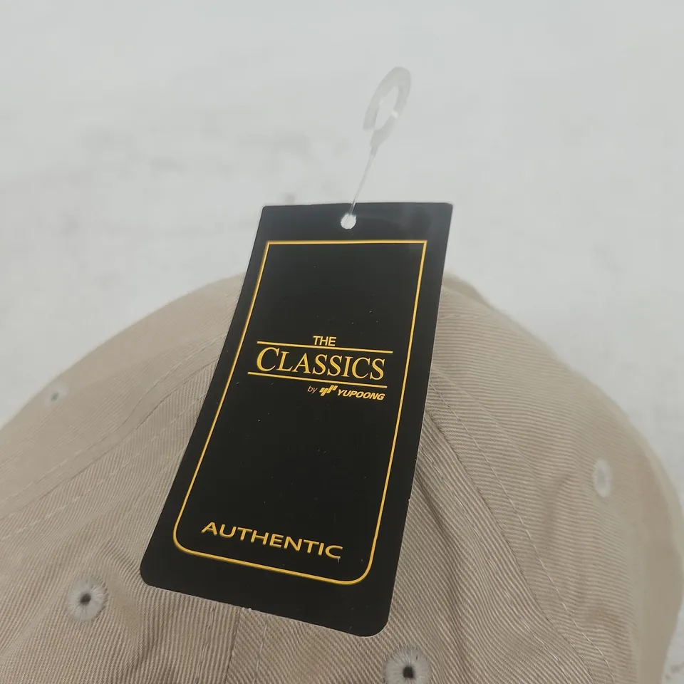 THE CLASSICS BY YUPOONG BASEBALL CAP – STONE-COLOUR COTTON TWILL, LOW PROFILE, ONE SIZE