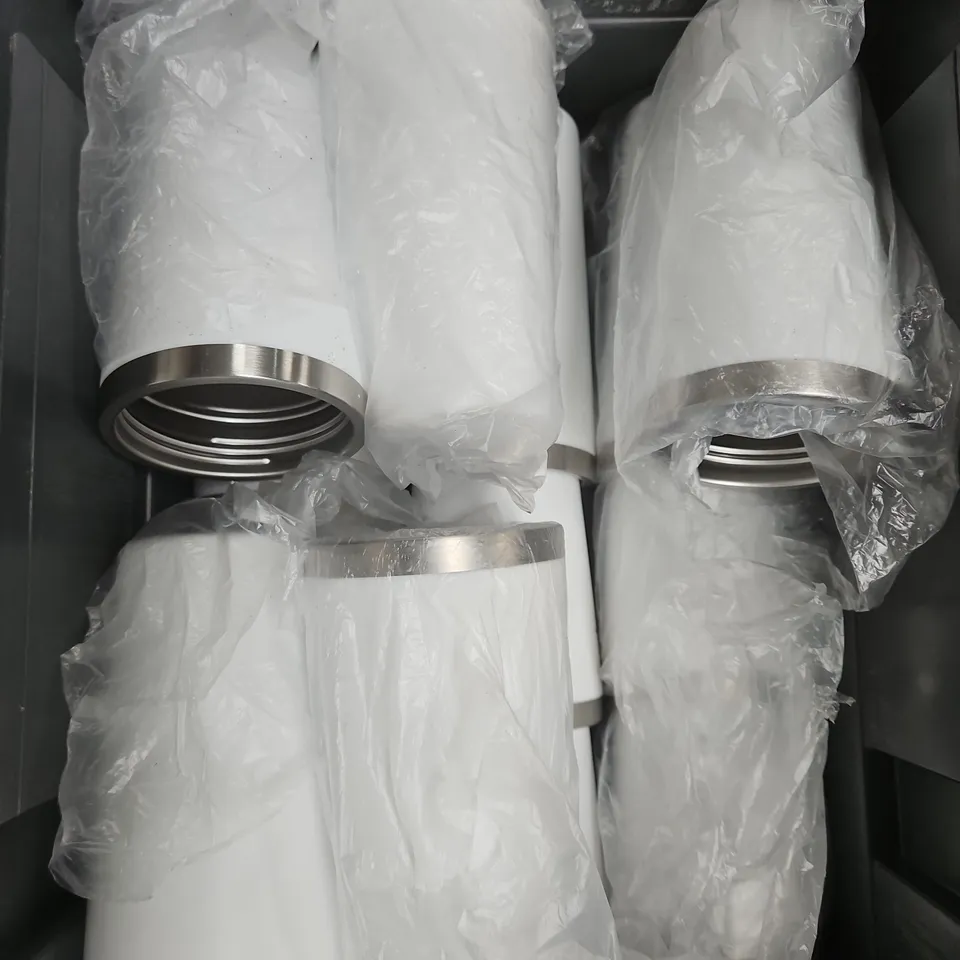 APPROXIMATELY 15 CHI CUP DRINKS CONTAINERS IN WHITE 