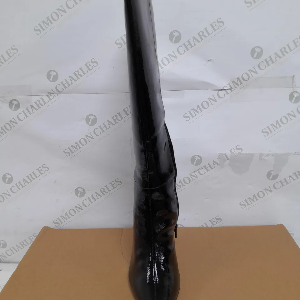 BOXED PAIR OF VERY KNEE ZIP UP BOOTS IN BLACK - SIZE 6