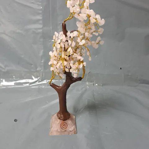 APPROXIMATELY 30 CRYSTAL TREE ORNAMENTS - COLOURS MAY VARY