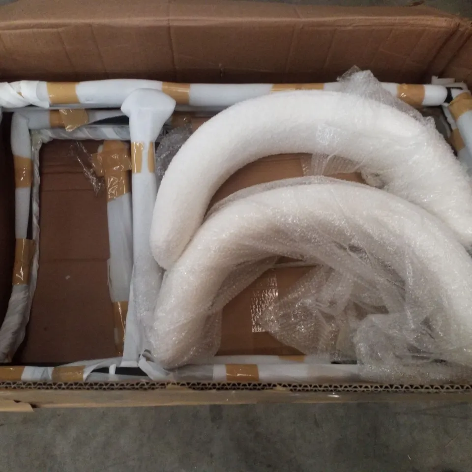BOX CONTAINING SET OF 2 WHITE FABRIC STOOLS 