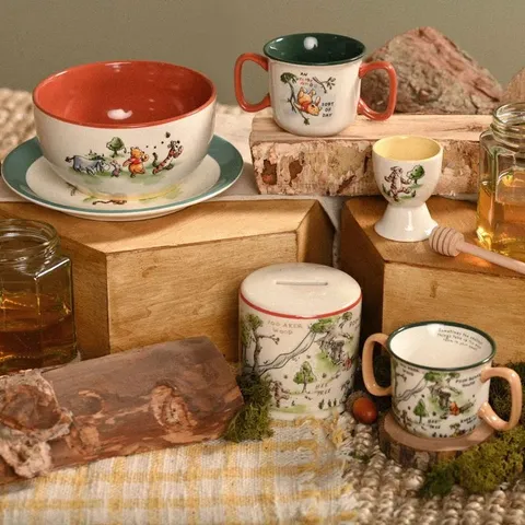 BOXED DISNEY WINNIE THE POOH CERAMIC DINNERWARE SET (SET OF 4) (1 BOX)