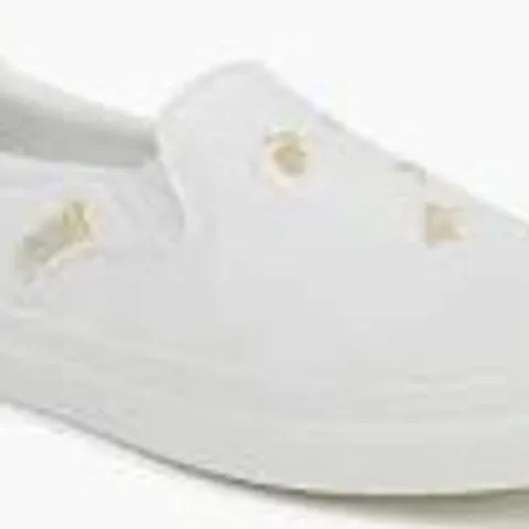 BOXED PAIR OF BLOWFISH MALIBU SHOES IN WHITE SIZE 6