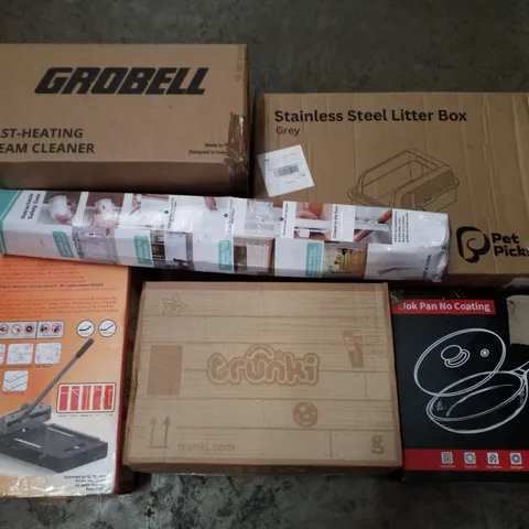 PALLET CONTAINING ASSORTED PRODUCTS INCLUDING STAINLESS STEEL LITTER BOX, FAST-HEATING STEAM CLEANER, RETRACTABLE SAFETY GATE, VINYL FLOORING CUTTER, TRUNKI KIDS SUITCASE & WOK PAN