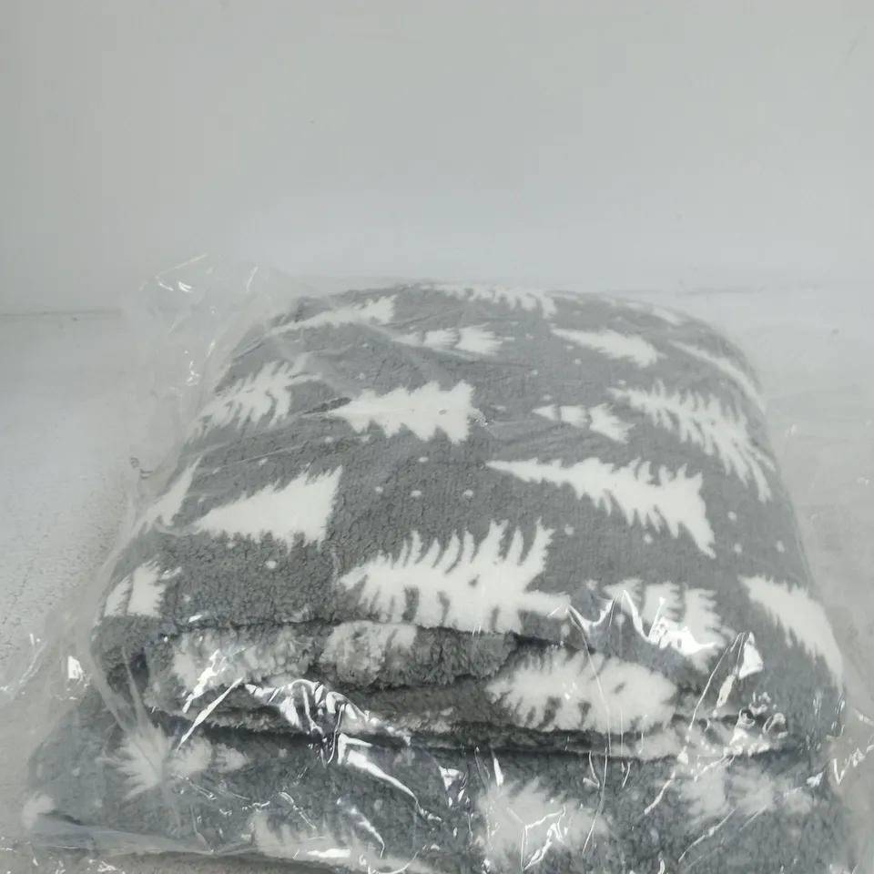 BOX OF APPROXIMATELY 5 PACKS OF GREY PILLOWS WITH WHITE TREES