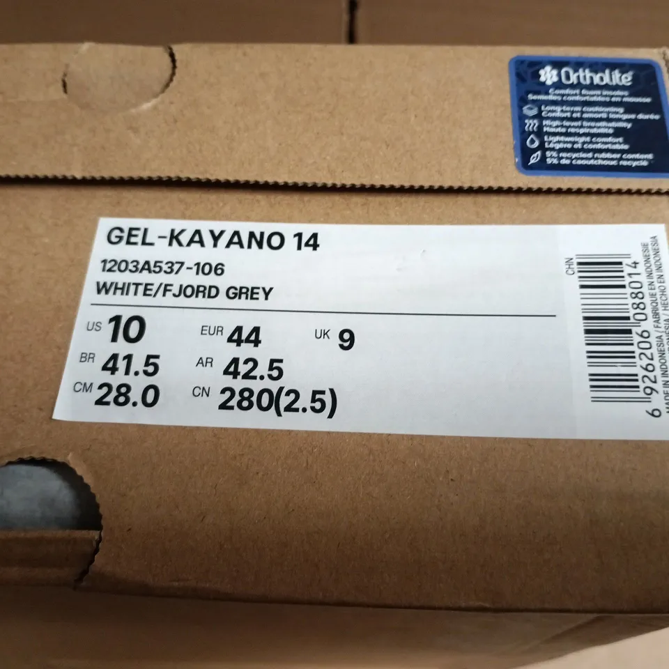 ASICS GEL-KAYANO 14 TRAINERS – UK 9 (US 10), WHITE/FJORD GREY