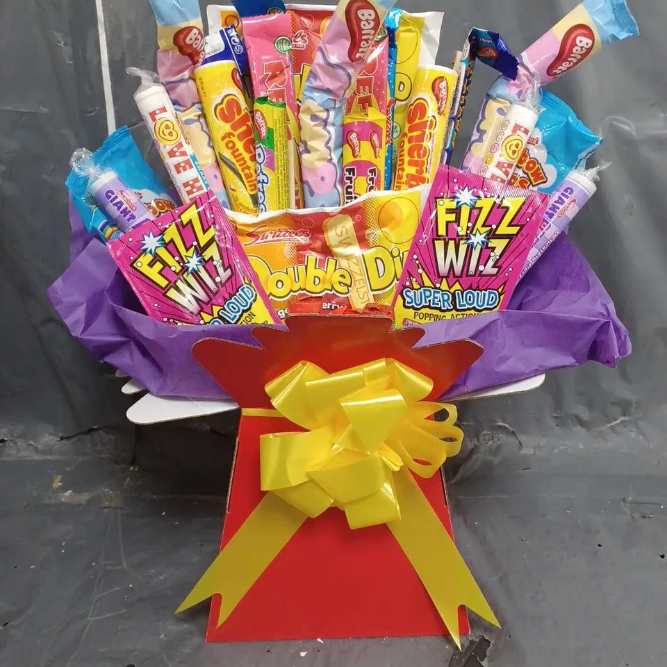 BOXED GIANT RETRO SWEET BOUQUET  RRP £23.99