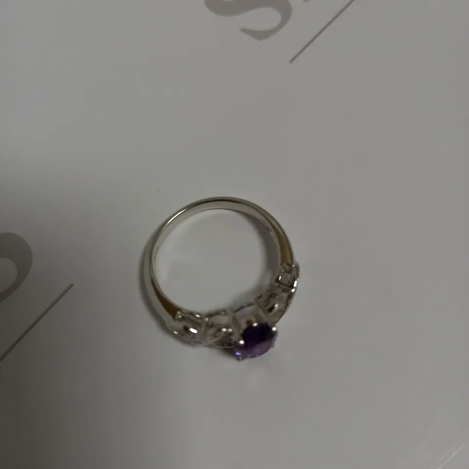 DESIGNER 9CT WHITE GOLD AMETHYST& DIAMOND RING, WEIGHT +-1.08CT