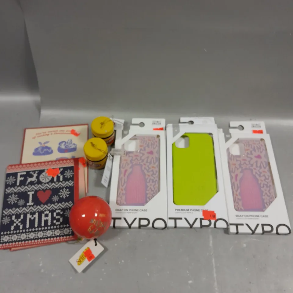 APPROXIMATELY 30 ASSORTED HOUSEHOLD PRODUCTS TO INCLUDE PROTECTIVE PHONE CASES, CHRISTMAS TREE DECORATIONS, CHRISTMAS CARDS ETC 