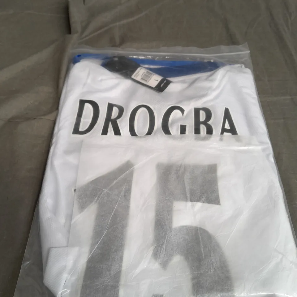 CHELSEA CLASSIC AWAY JERSEY - DROGBA PRINTED SIZE L  