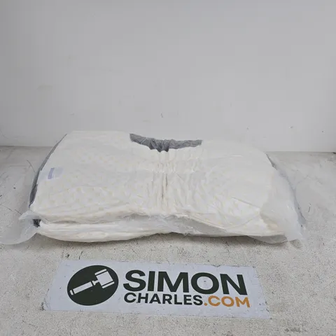 2 X PILLOWS