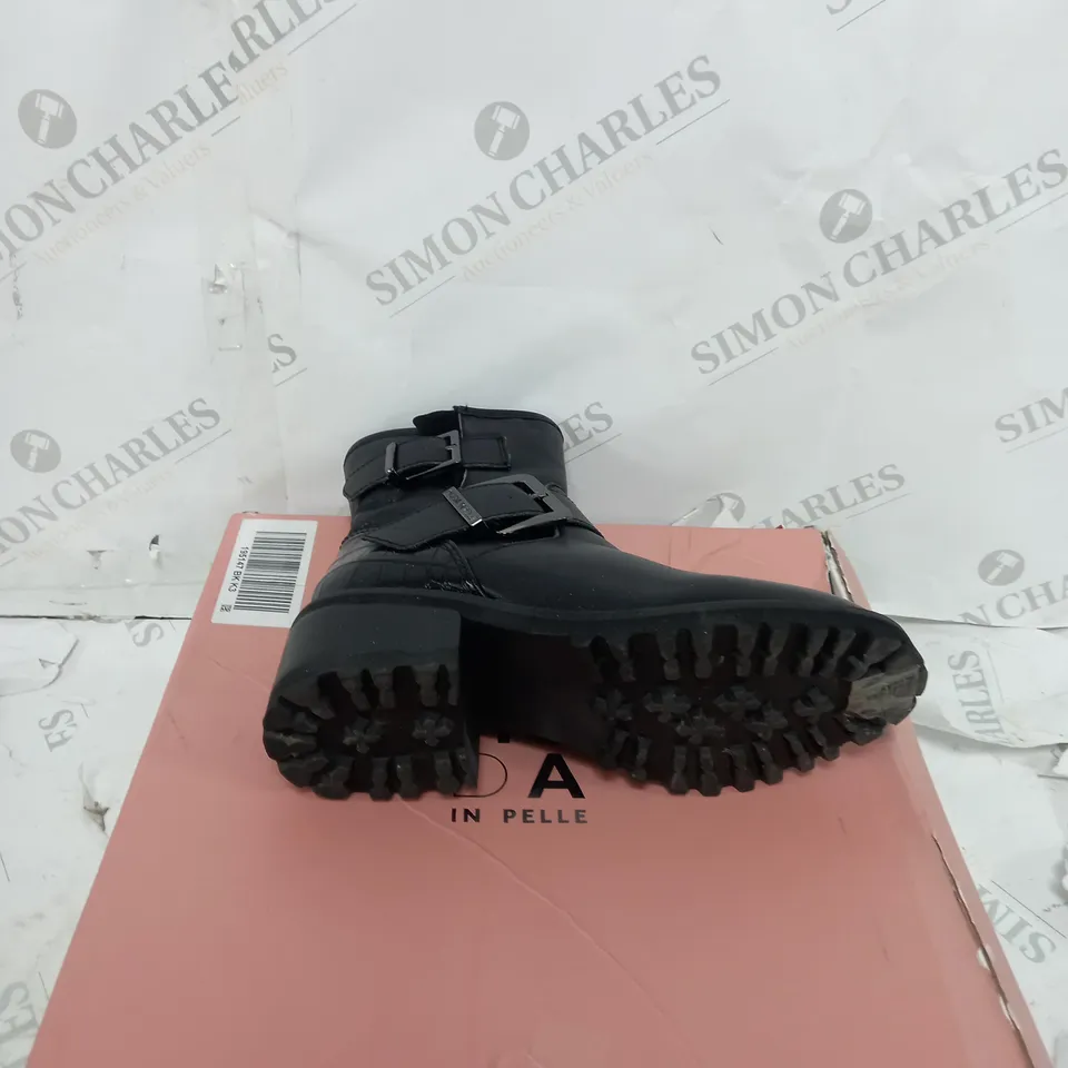 BOXED MODA IN PELLE CORNELIA BIKER BOOTS, BLACK - SIZE 3