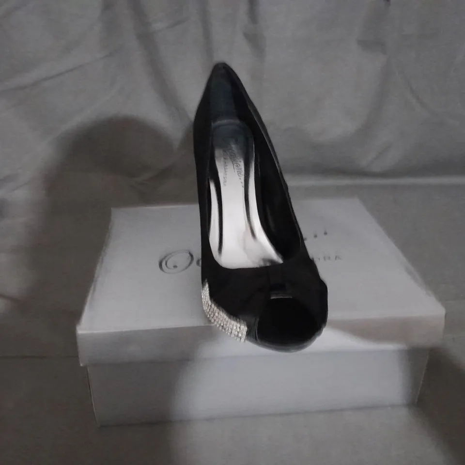 APPROXIMATELY 12 BOXED PAIR OF CASANDRA HEELED OPEN TOE SHOES IN BLACK VARIOUS SIZES TO INCLUDE SIZE 6
